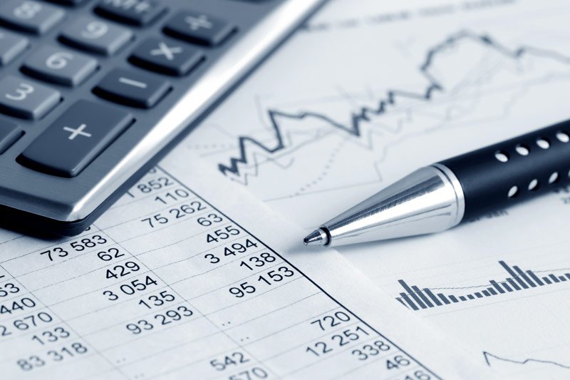 O preço do ouro aumenta mais de 1% depois de Powell, do Fed, sugerir um corte inicial nas taxas.