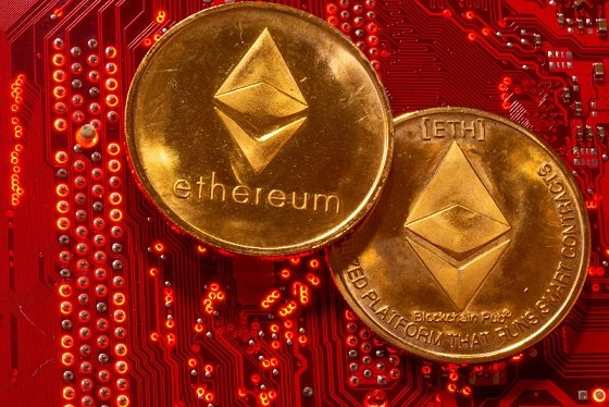 Gigante bancário Standard Chartered planeja lançar mesa de negociação de Bitcoin e Ethereum: Informações completas