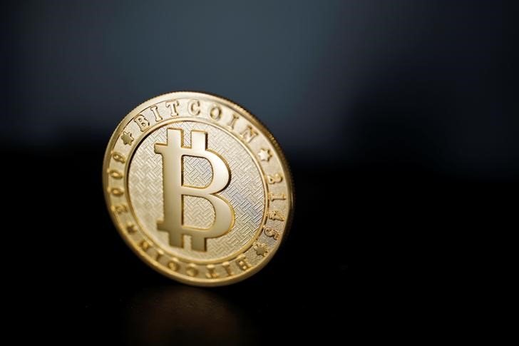 O Bitcoin continua a cair devido à pressão dos mineradores.