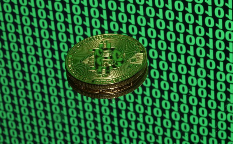 Bitcoin atinge novo recorde histórico com grandes investidores adicionando a criptomoeda às suas carteiras.