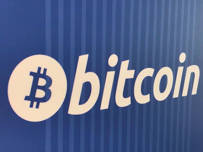 O Golden Cross do XRP está se aproximando? O Bitcoin está formando um padrão de Cabeça e Ombros, o Solana caminho para $200: O que vem a seguir?