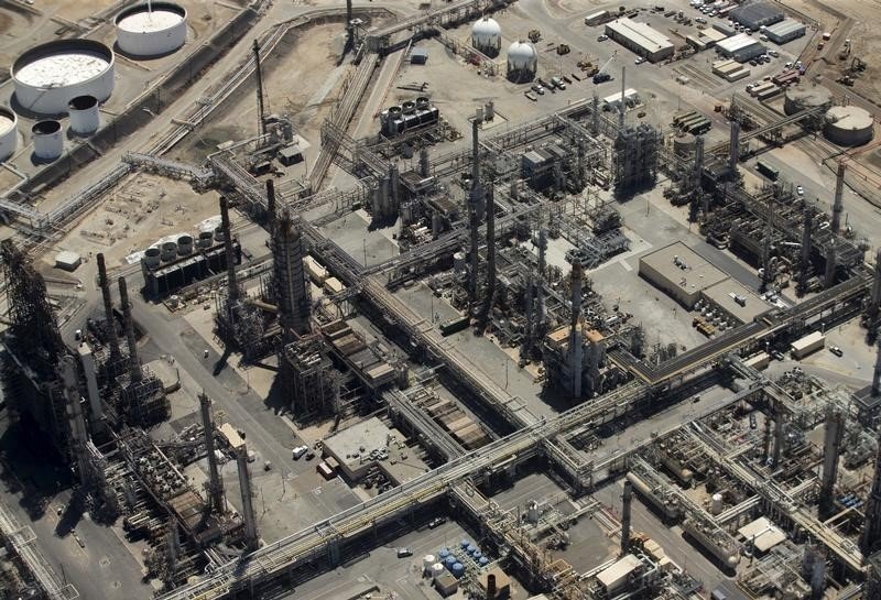 México busca aumentar os acordos de importação de combustível para 2025 devido a problemas de produção na refinaria.