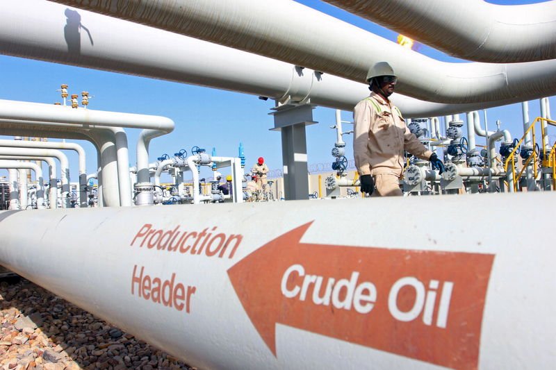 Os preços do petróleo estão caindo à medida que a China expressa preocupação; foco nos dados do inventário dos EUA.