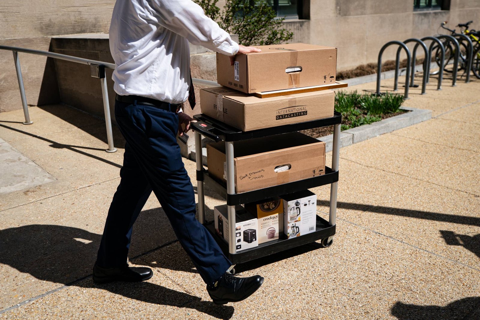 Why Weak US Jobs Data Just Ignited a Bitcoin Rally